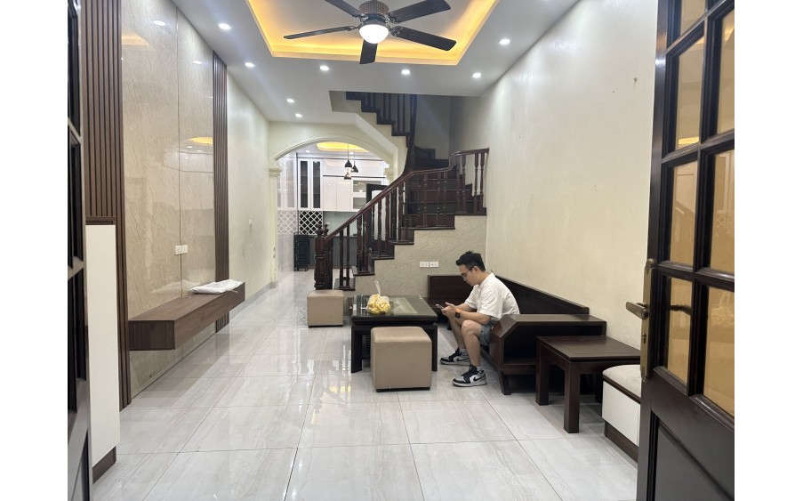 Cho thuê nhà ngõ ô tô tránh Phùng Khoang - Thanh Xuân - 50m - 5 tầng - 18 triệu 0934688687